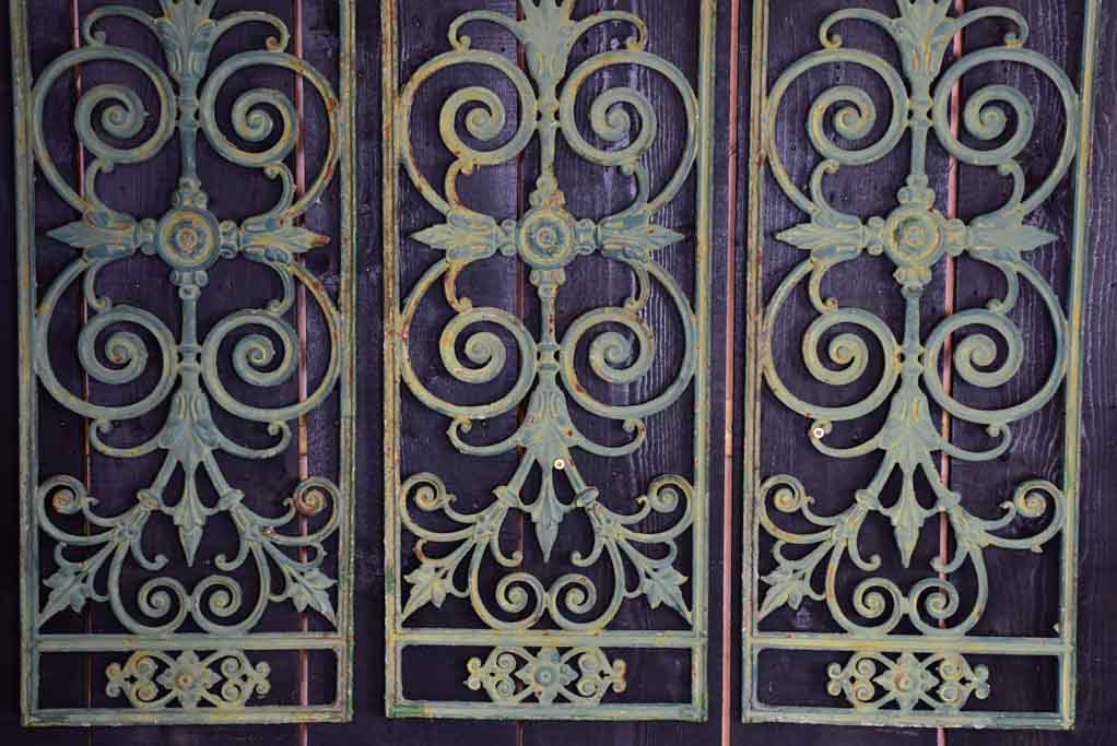 Set of 3 Napoleon III cast iron balcony balustrades 44½" x 15"
