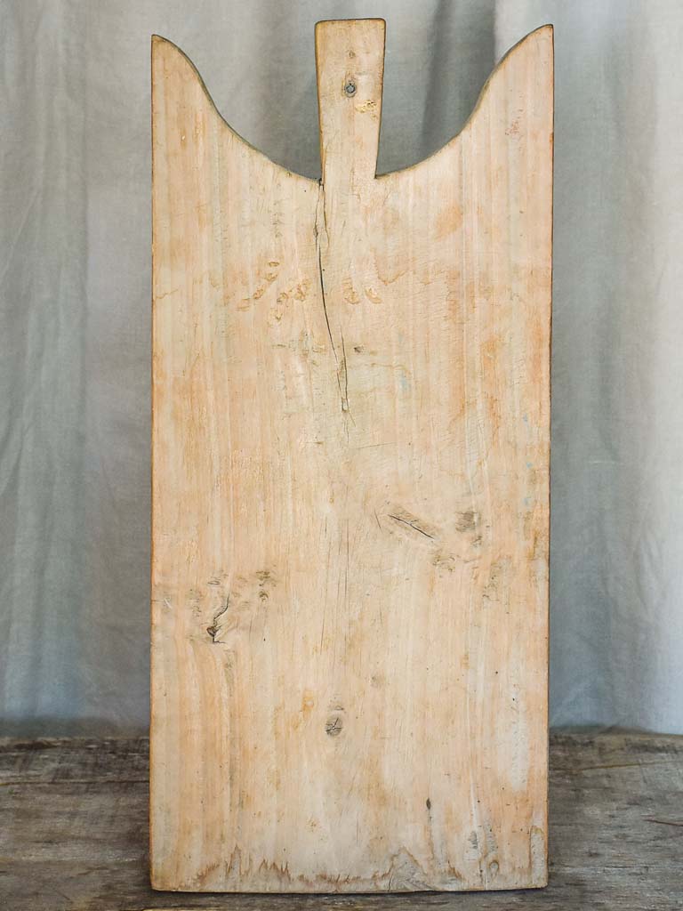 Peaked Shoulder Cutting Board