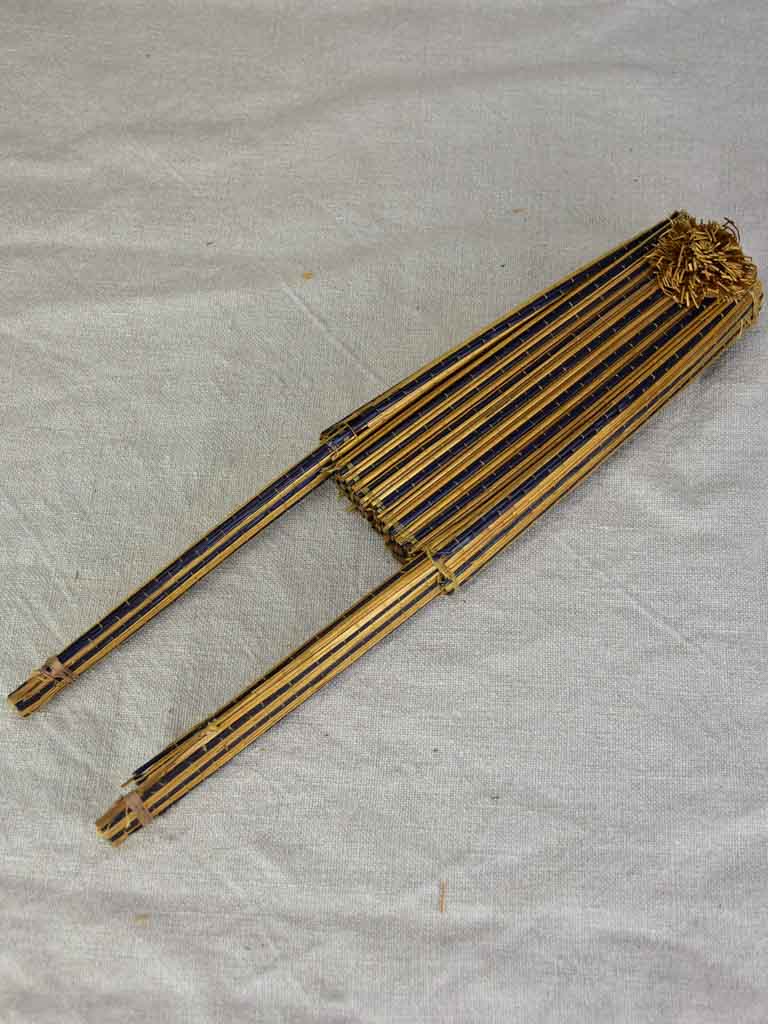 Antique French hand fan - straw