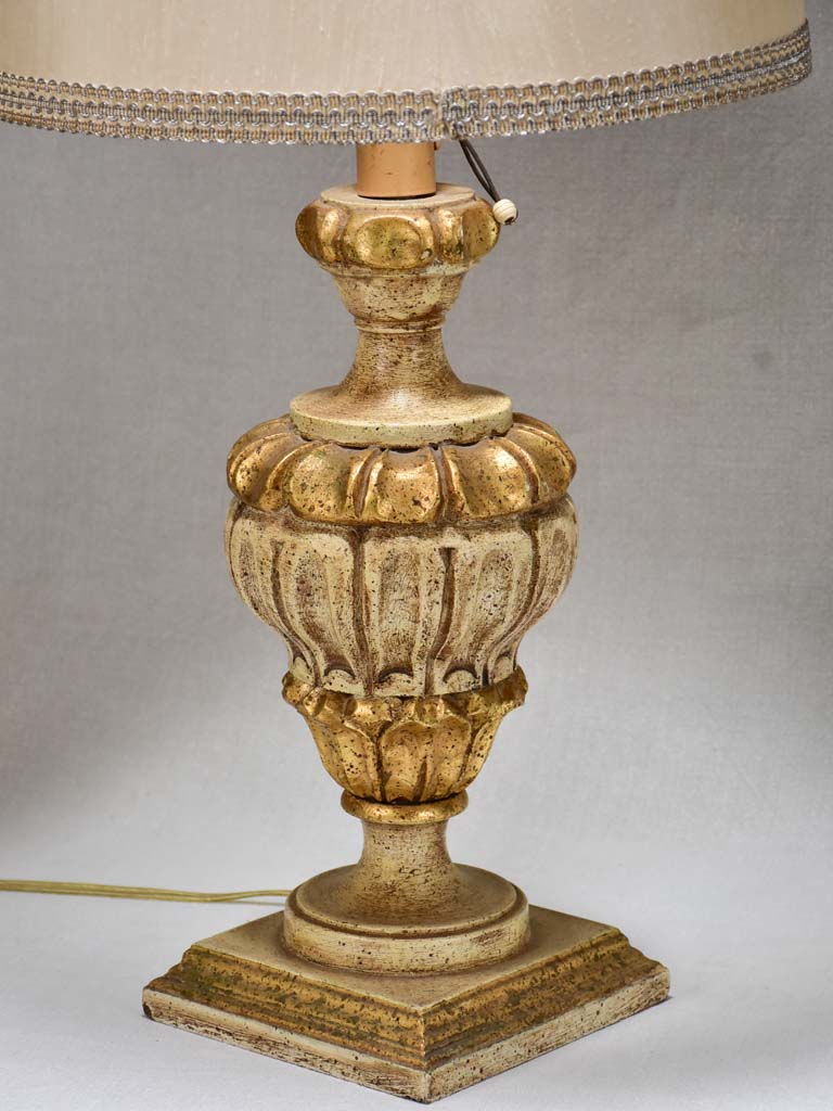 Vintage French table lamp with pretty base 29¼"