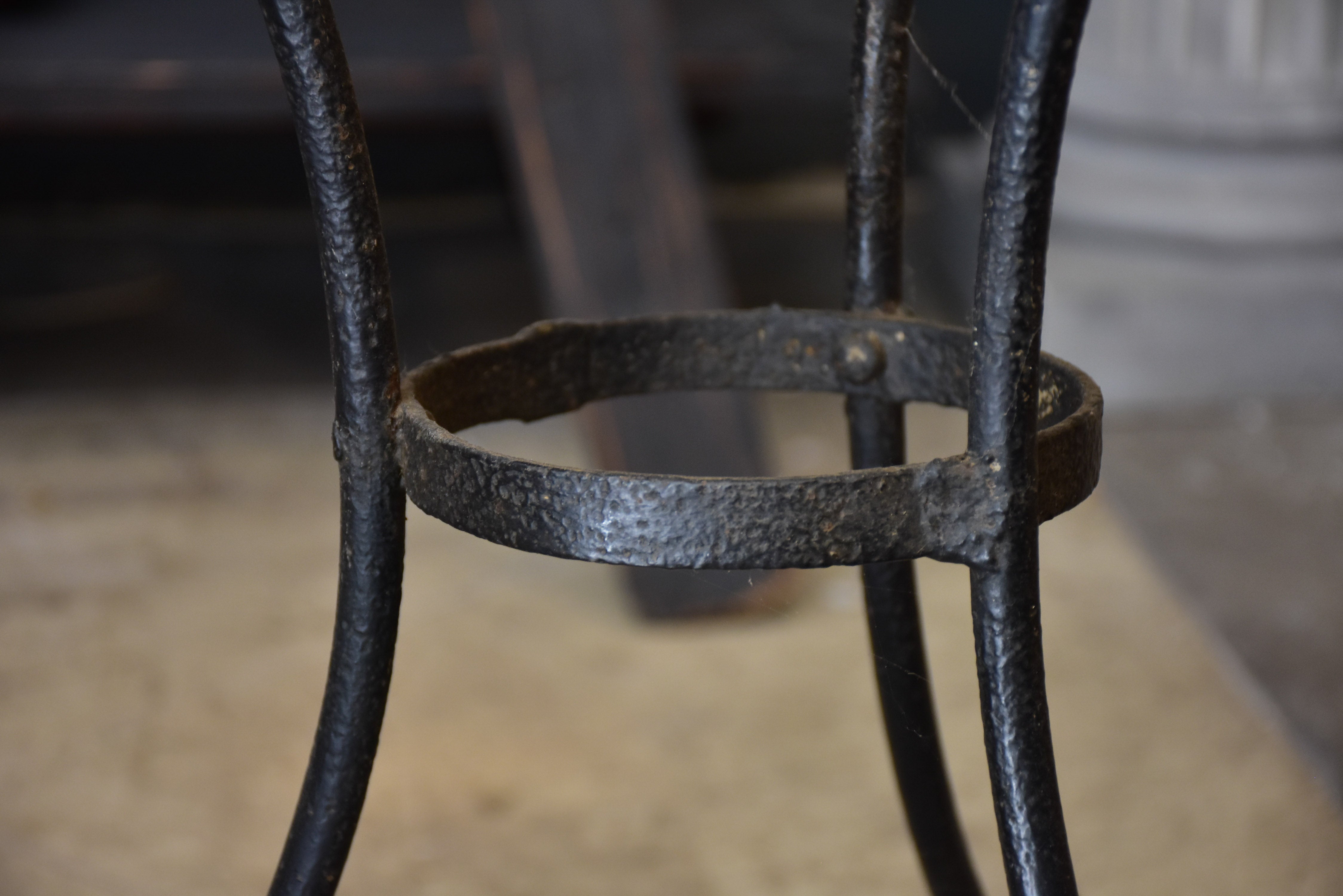 Antique French geuridon – truffle marche