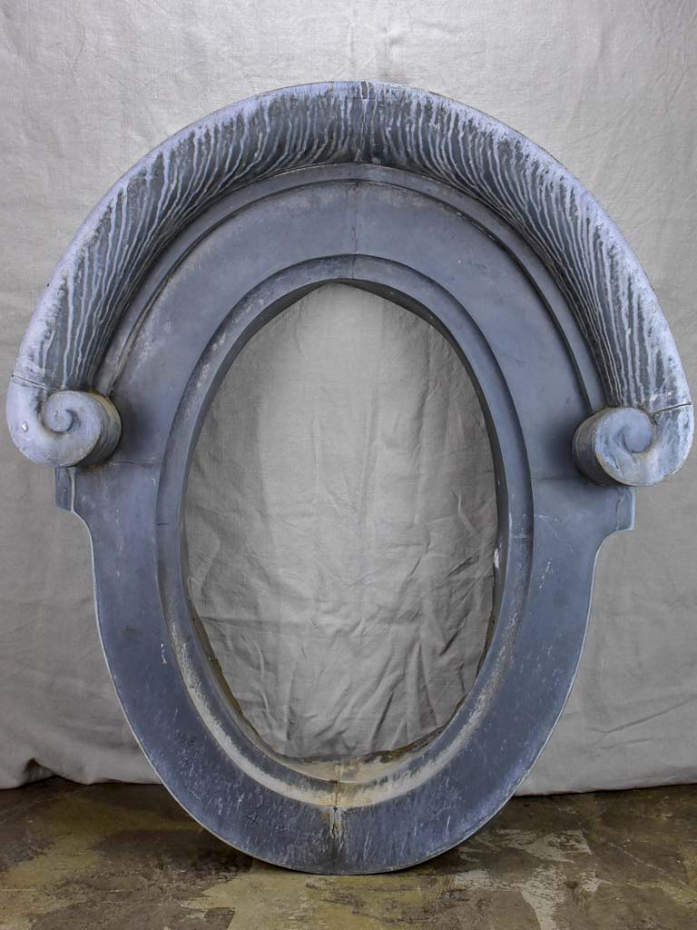 Large 19th Century Oeil de boeuf window frame 35" x 43¼"