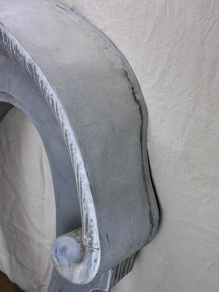 Large 19th Century Oeil de boeuf window frame 35" x 43¼"