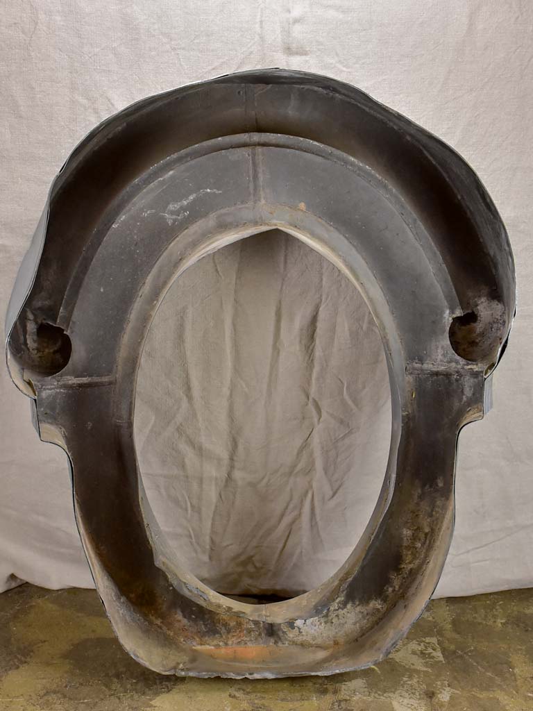 Large 19th Century Oeil de boeuf window frame 35" x 43¼"