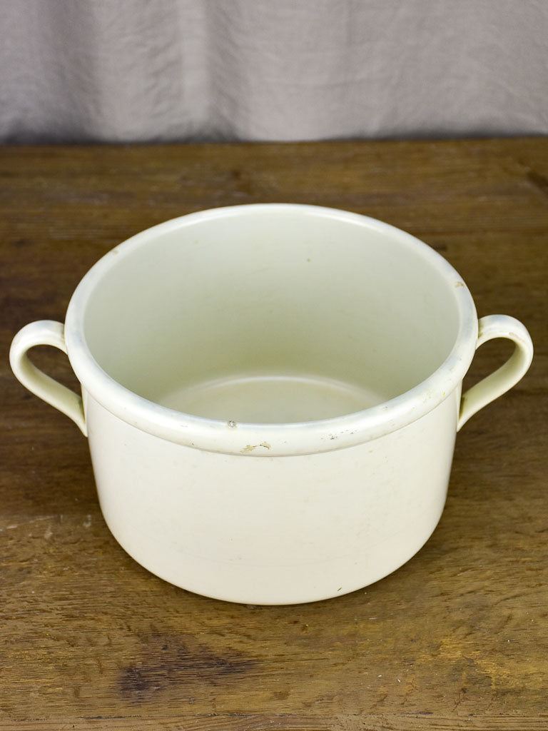 Broad French kitchen bowl / pot with handles 6"