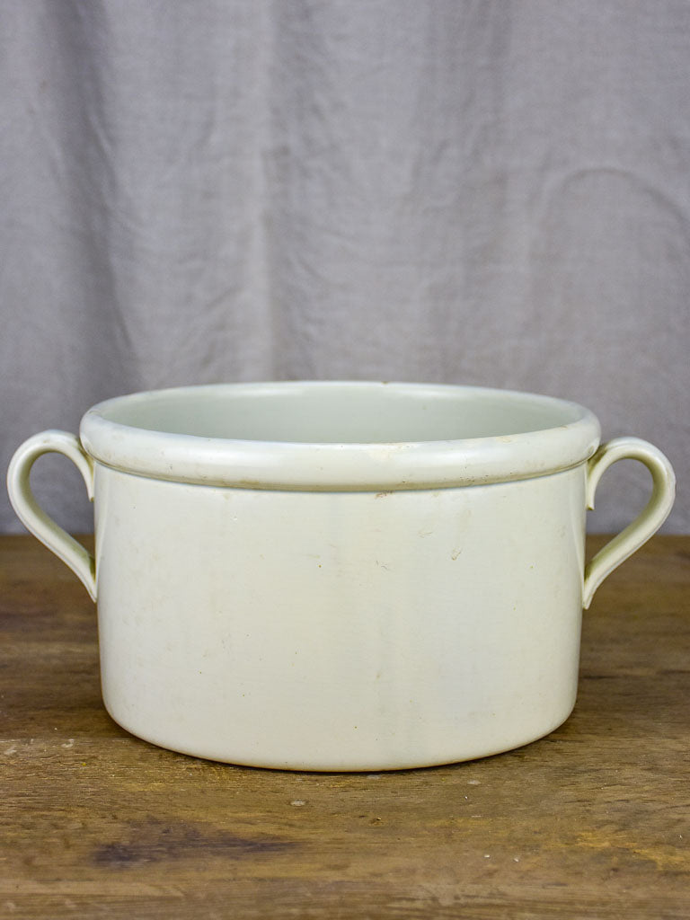 Broad French kitchen bowl / pot with handles