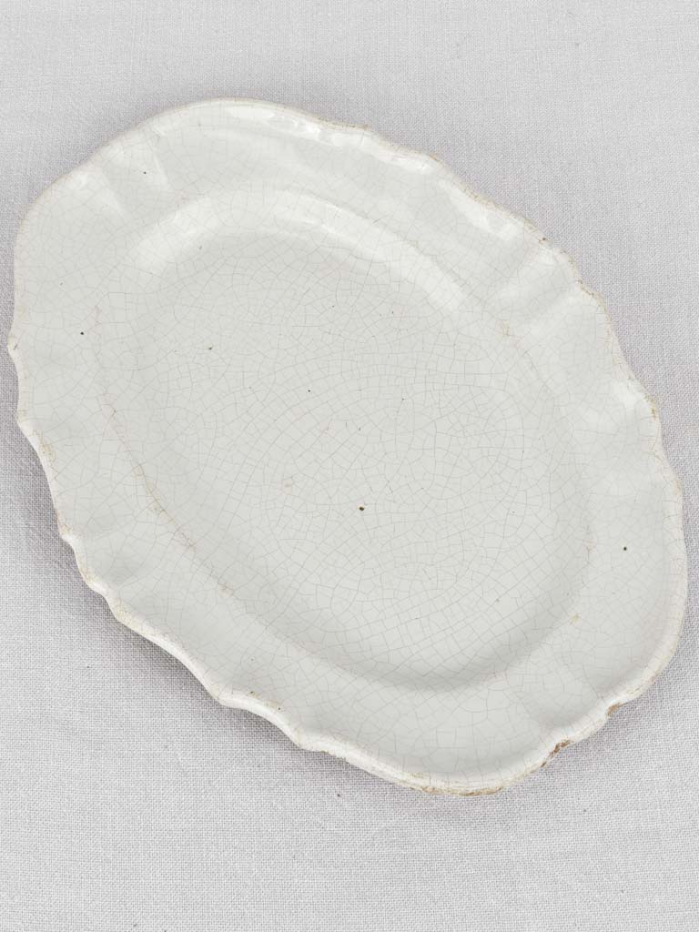 Oval platter, 18th-century, 15" x 10¾"