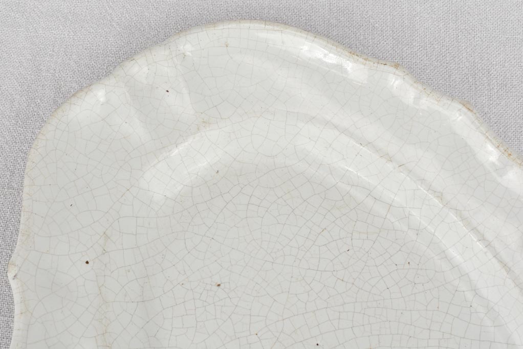 Oval platter, 18th-century, 15" x 10¾"