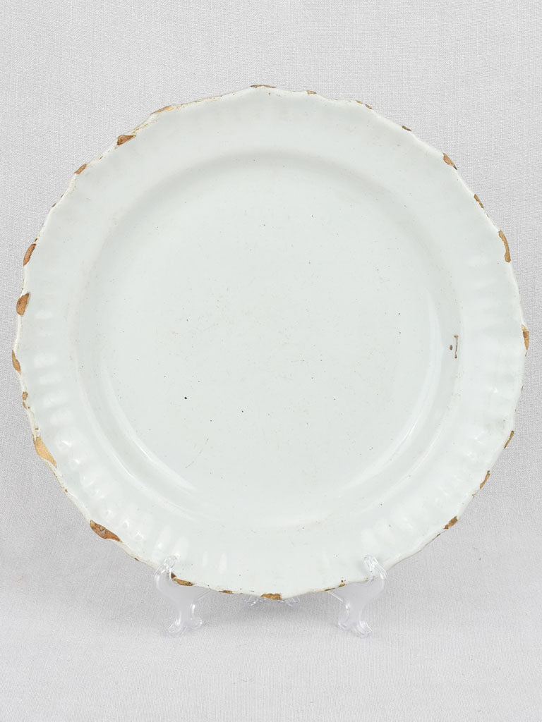 Round platter, rippled edge, 18th-century, 13½"