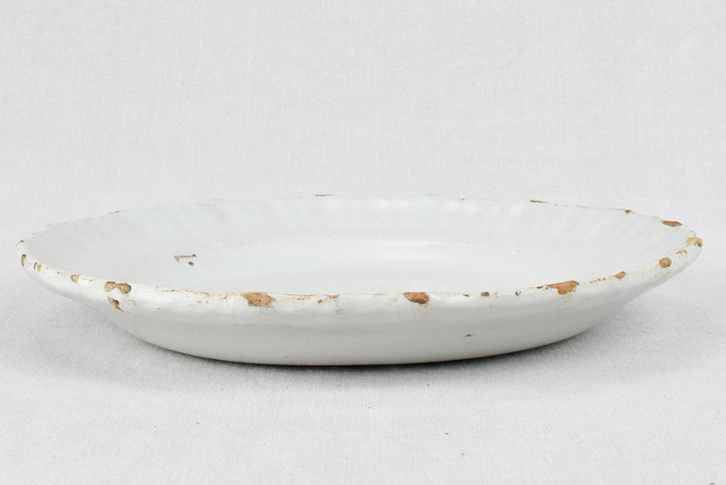 Round platter, rippled edge, 18th-century, 13½"