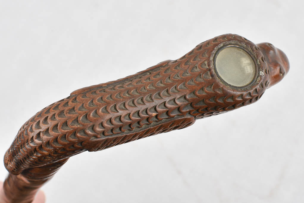 Unique sealed dice feature cane