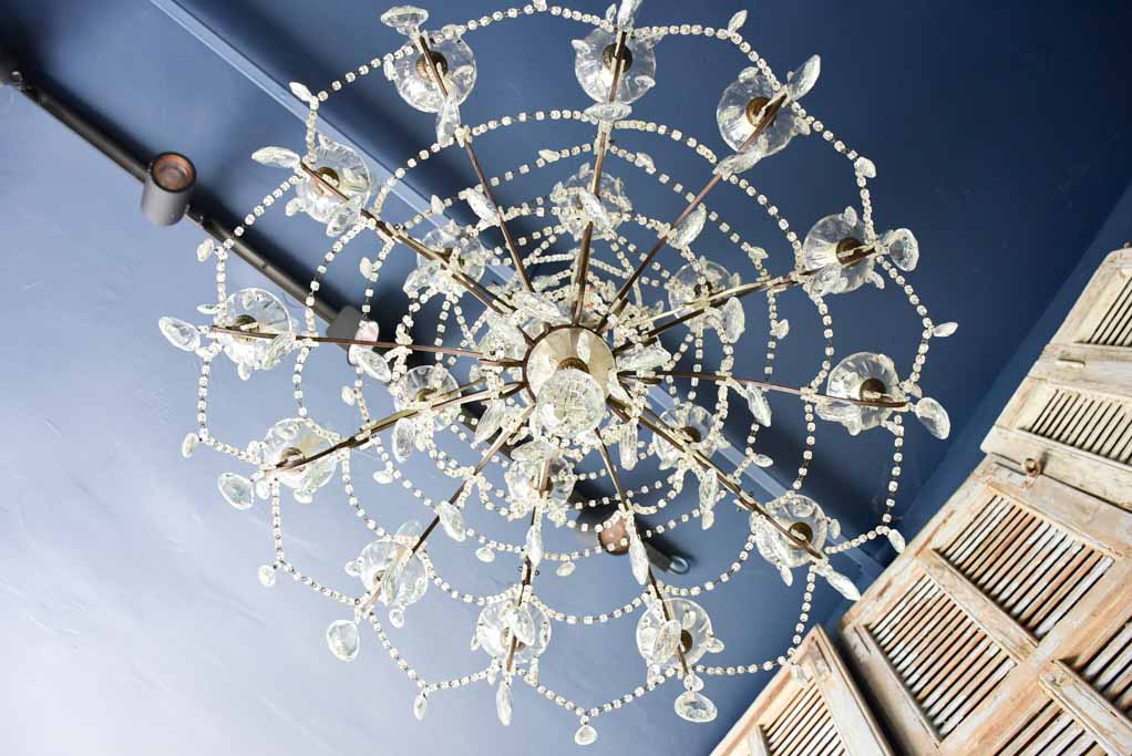 Pair of large early twentieth century Italian chandeliers with 18 lights 39½"