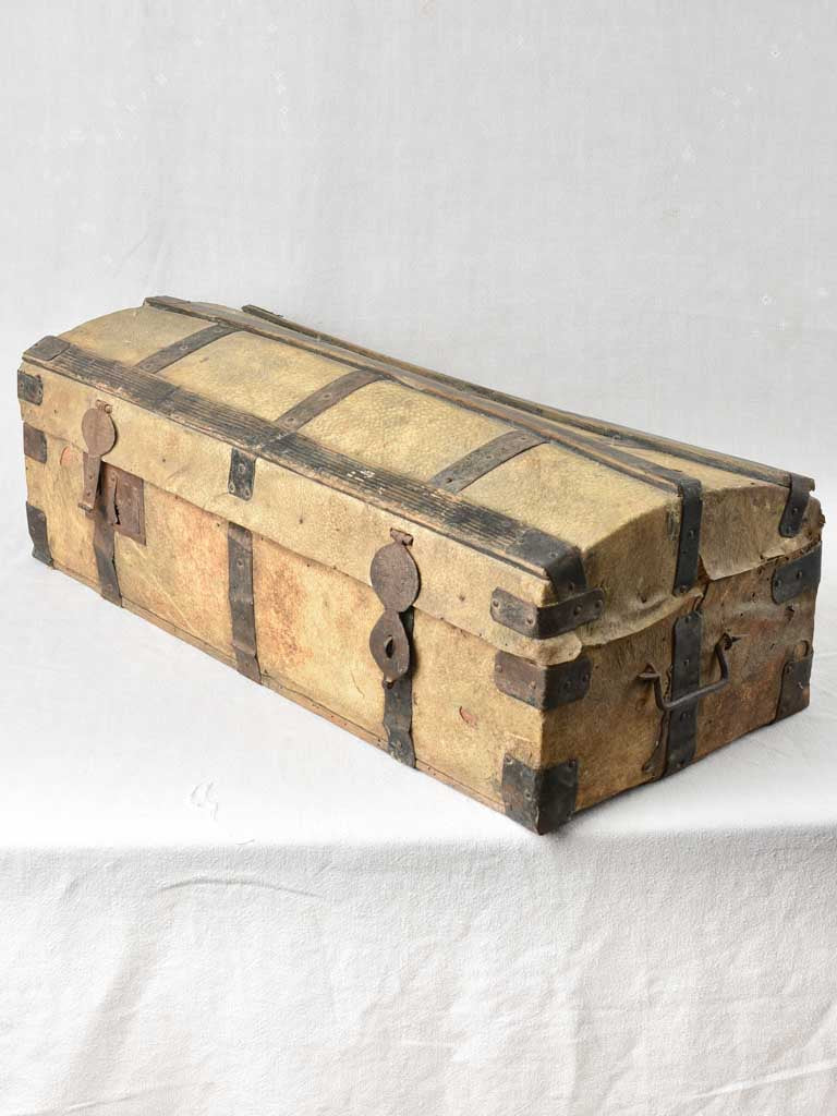 Rustic velum storage trunk - 18th century 33¾"