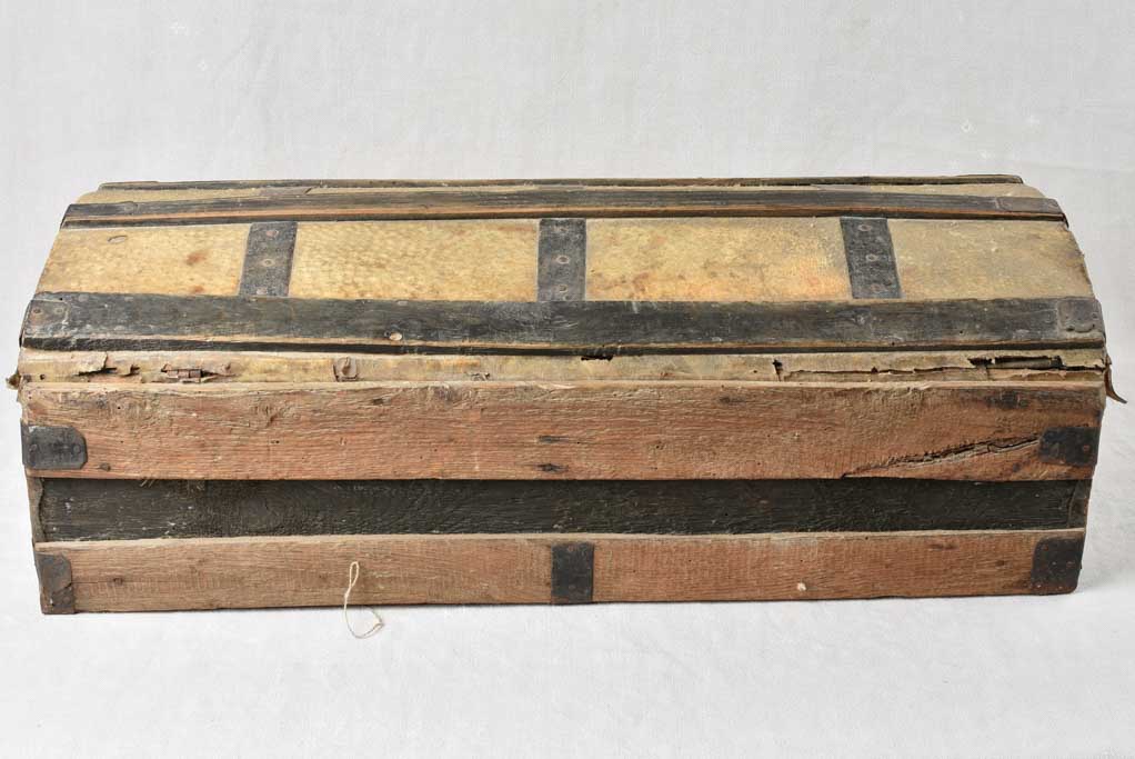 Rustic velum storage trunk - 18th century 33¾"