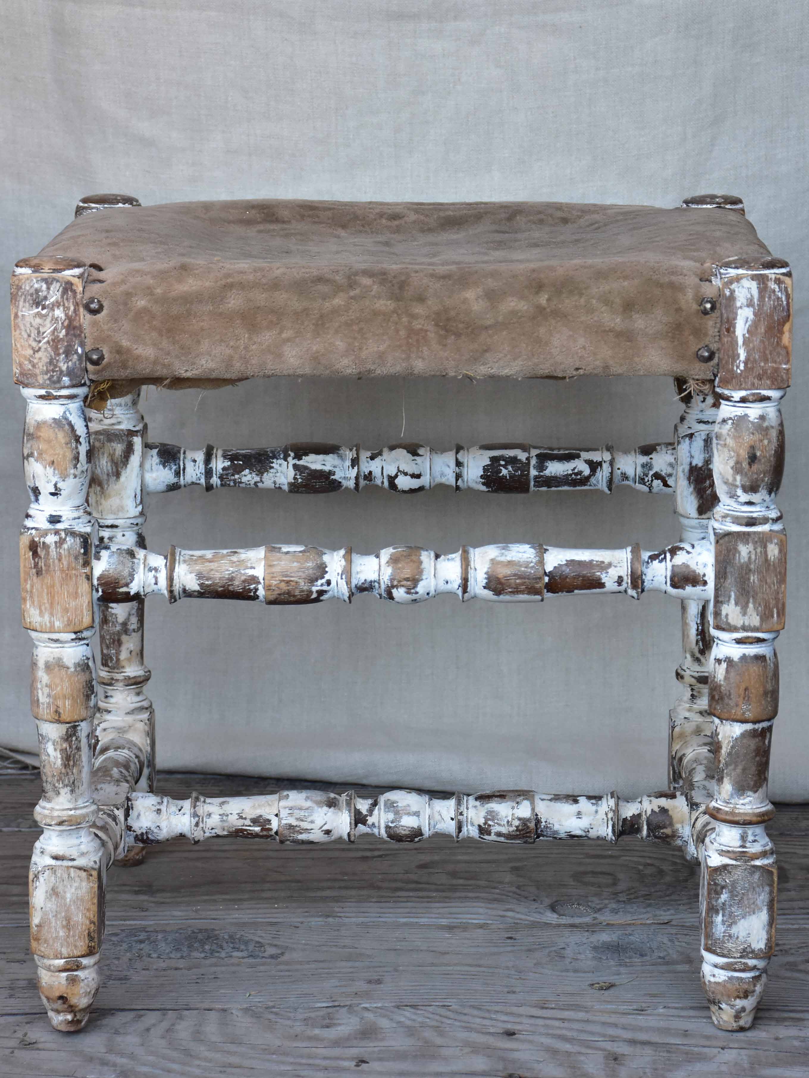 Vintage Italian foot stool with turned legs