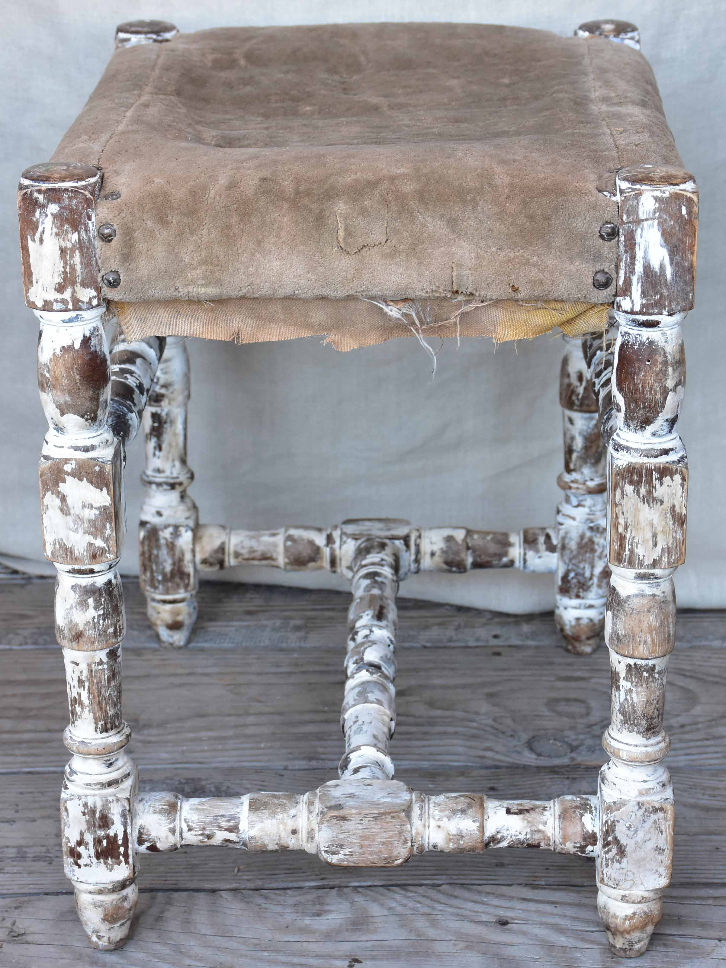 Vintage Italian foot stool with turned legs