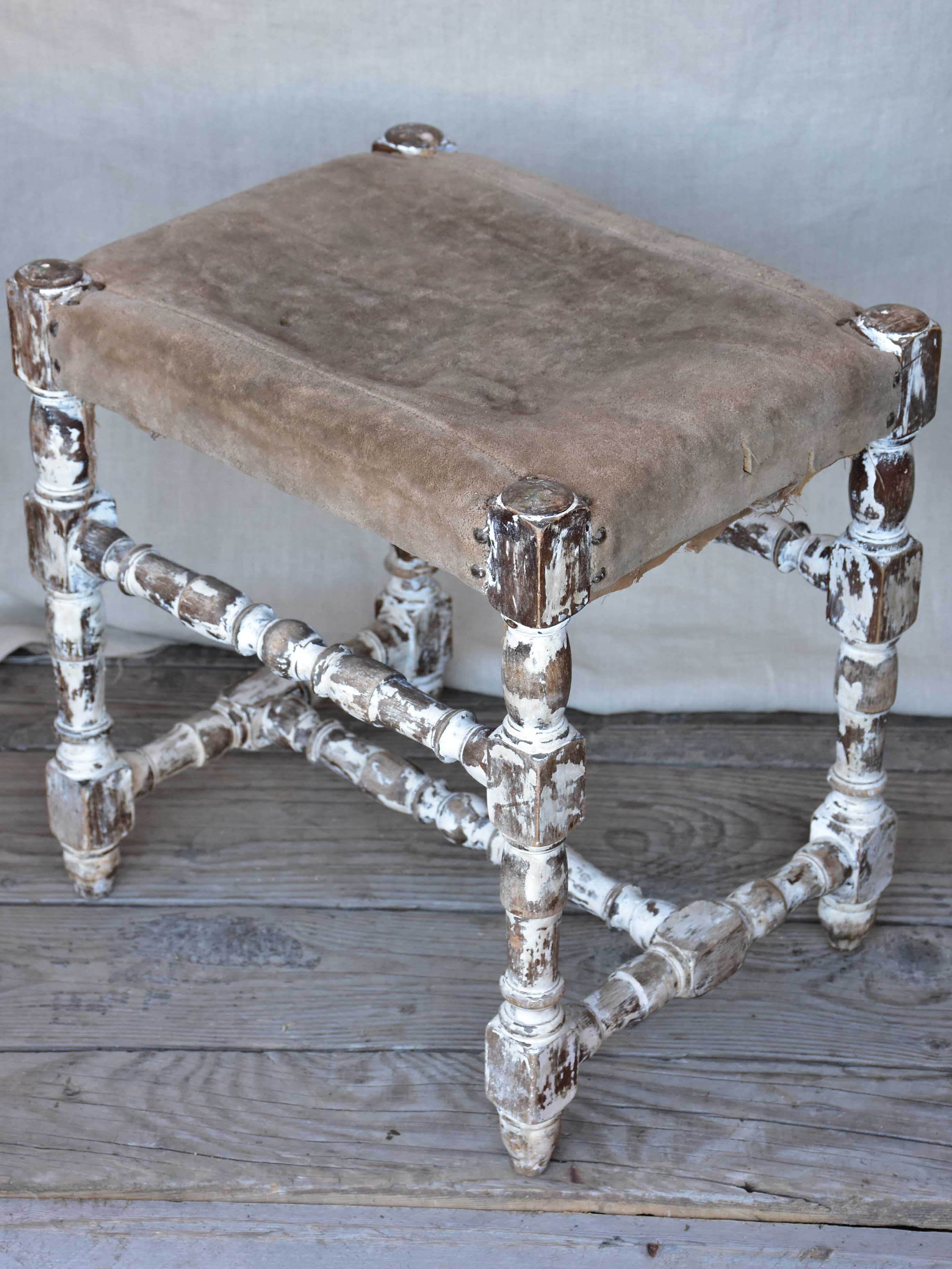 Vintage Italian foot stool with turned legs