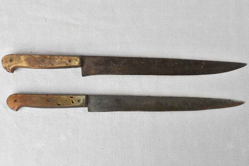 Pair of 18th century carving knives w/ horn handles 15¼"