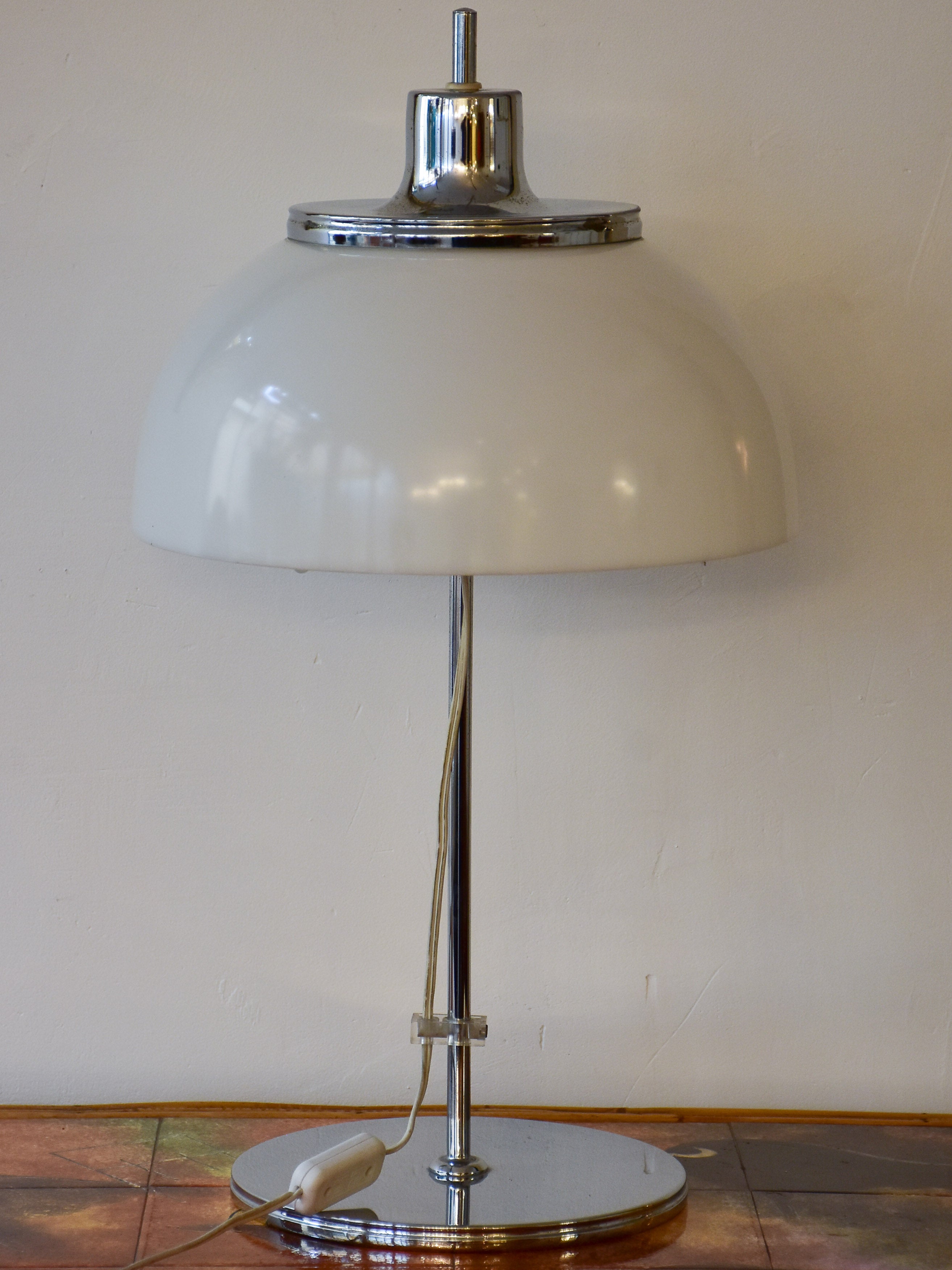 Harvey Guzzini Italian table lamp