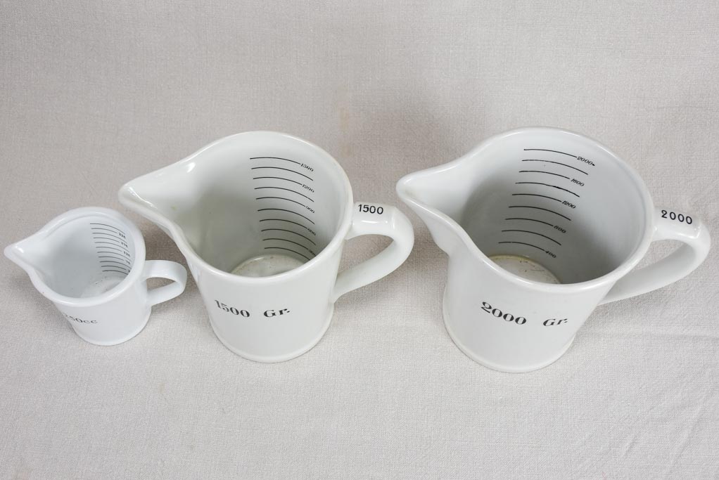 Set of 3 French measuring pitchers - 1940s