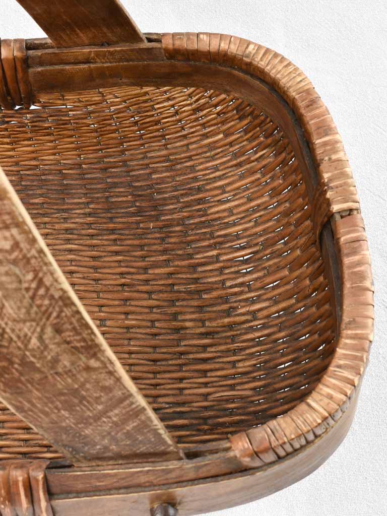 Vintage French wicker trug 20¾"