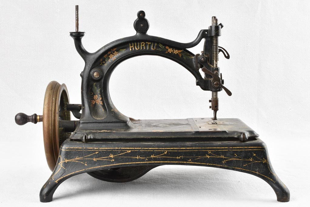 19th century Sewing Machine (Hurtu)