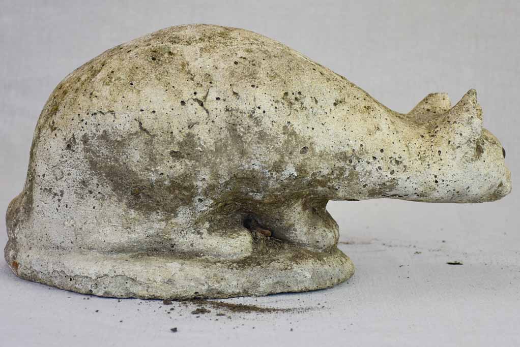 Mid century garden sculpture of a cat - cement