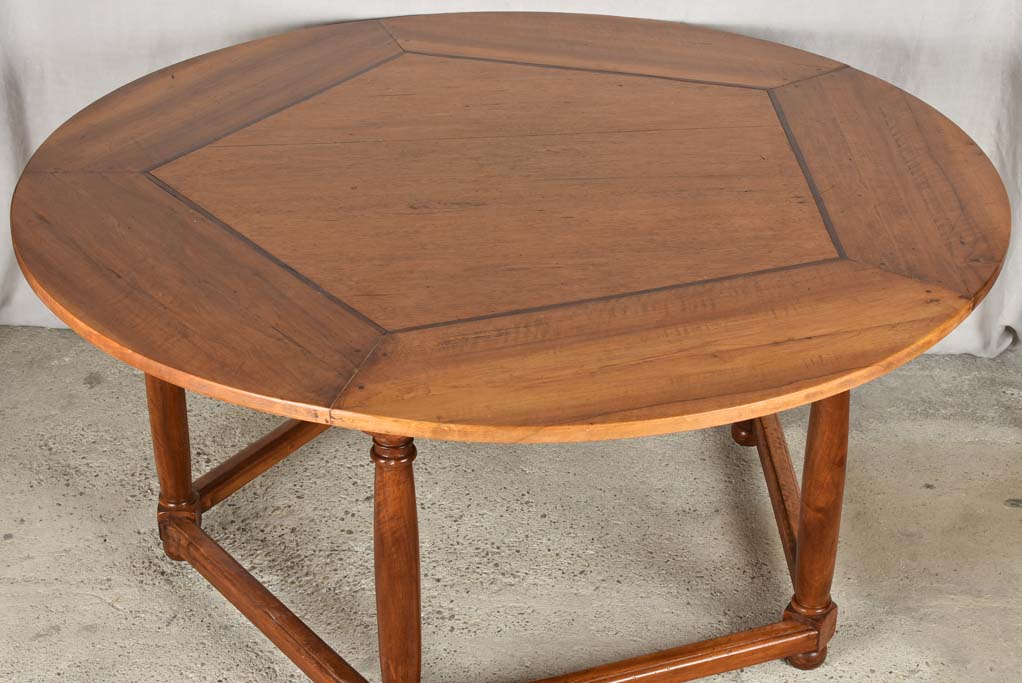 Lovely round dining wooden tale