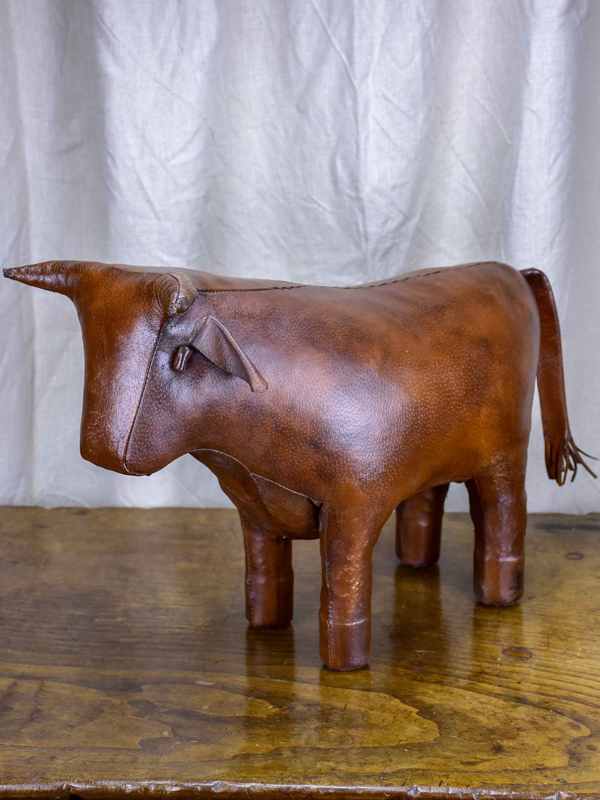 Antique leather bull footrest - Valenti