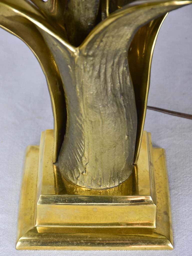 Superb bronze table lamp with gold foliage