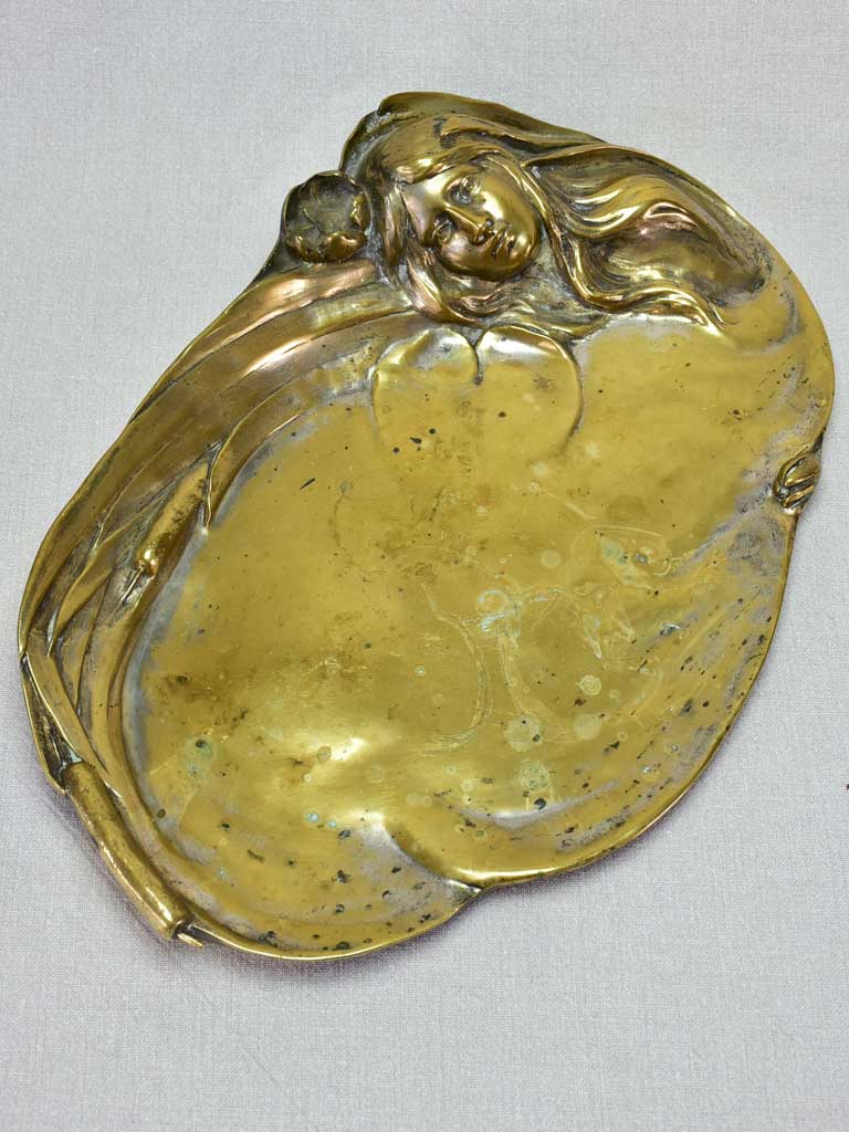 Large Austrian bronze Art Deco vide poche Goldscheider 18"