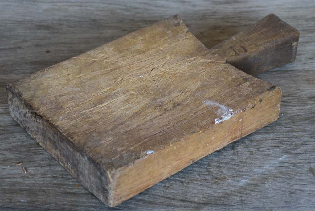 Small chunky antique French cutting board 11¾"