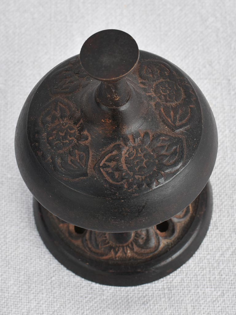 Early-20th-century French hotel counter bell