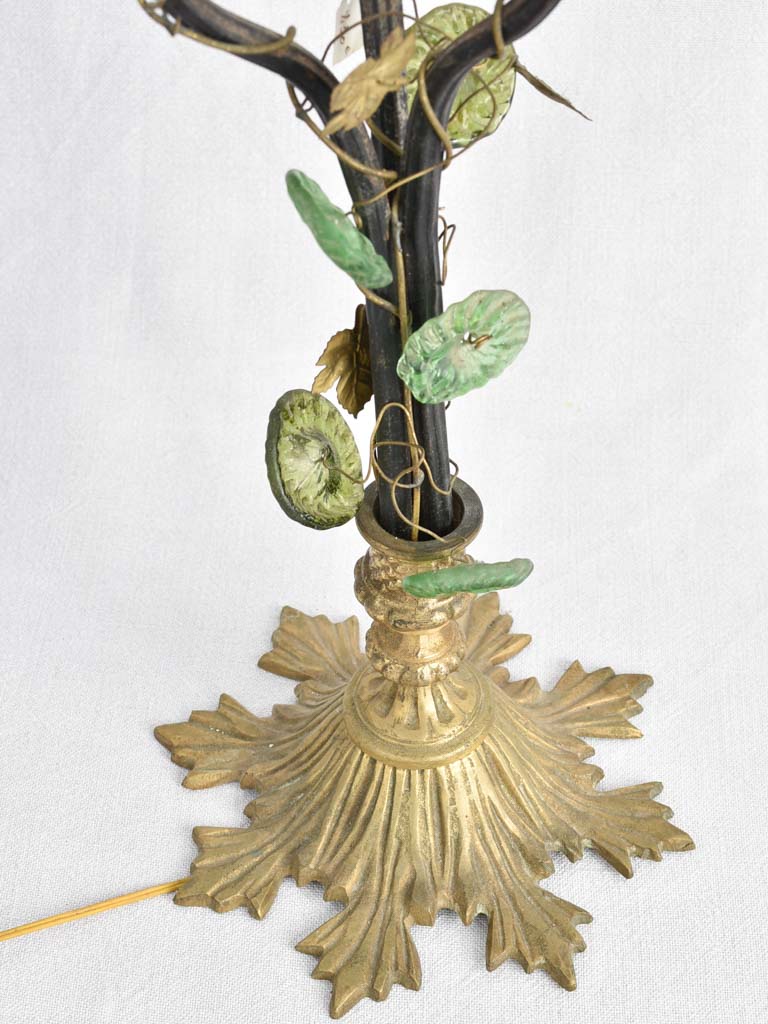 Antique Bronze Support Lamp Design
