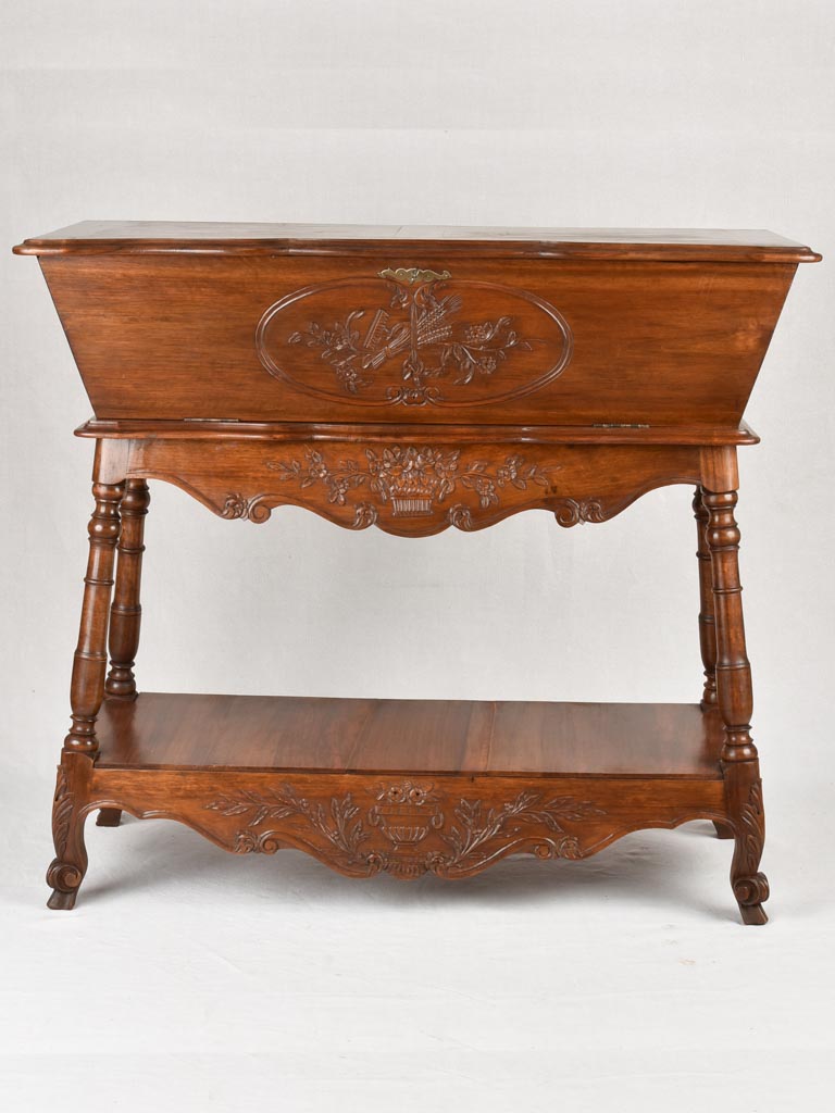 Louis XV style flour 'petrin' table 46¾"