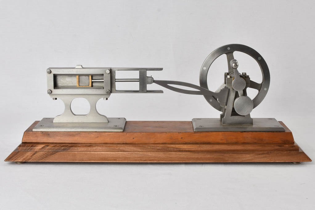 Decorative industrial model - maitrise d'oeuvre 21¾"