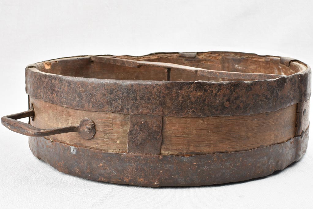Rustic wooden grain measure - 19th century 19¾"