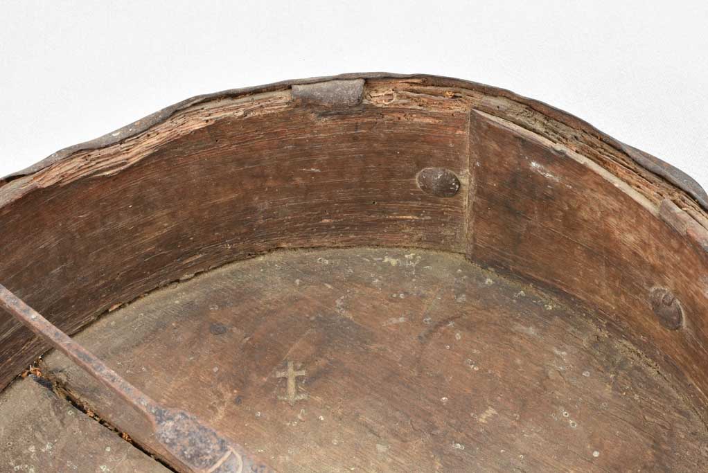 Rustic wooden grain measure - 19th century 19¾"