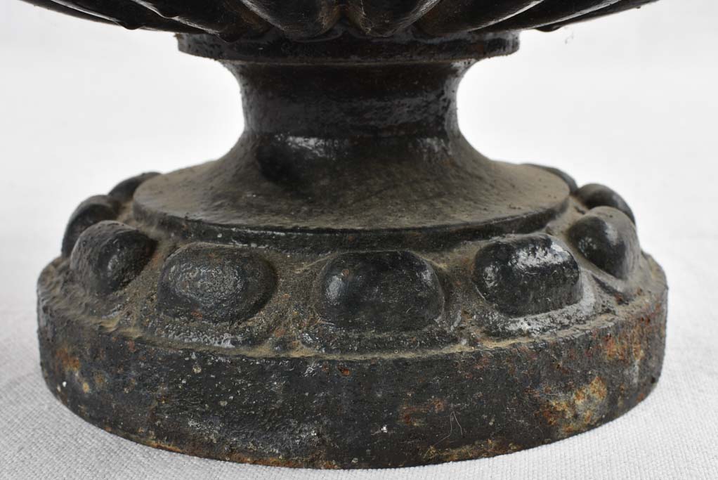 Pair of Chambord Medici urns - black 15"