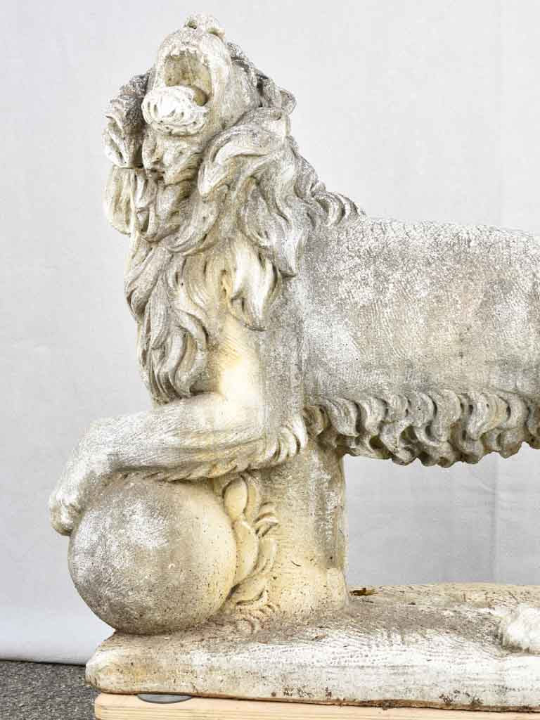 Spectacular pair of lion sculptures - 1940s - Medici Lions 30"
