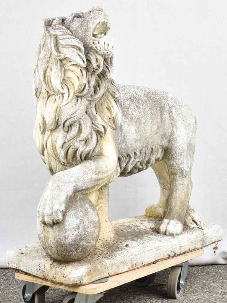 Spectacular pair of lion sculptures - 1940s - Medici Lions 30"