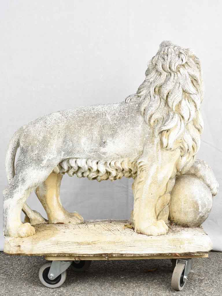 Spectacular pair of lion sculptures - 1940s - Medici Lions 30"