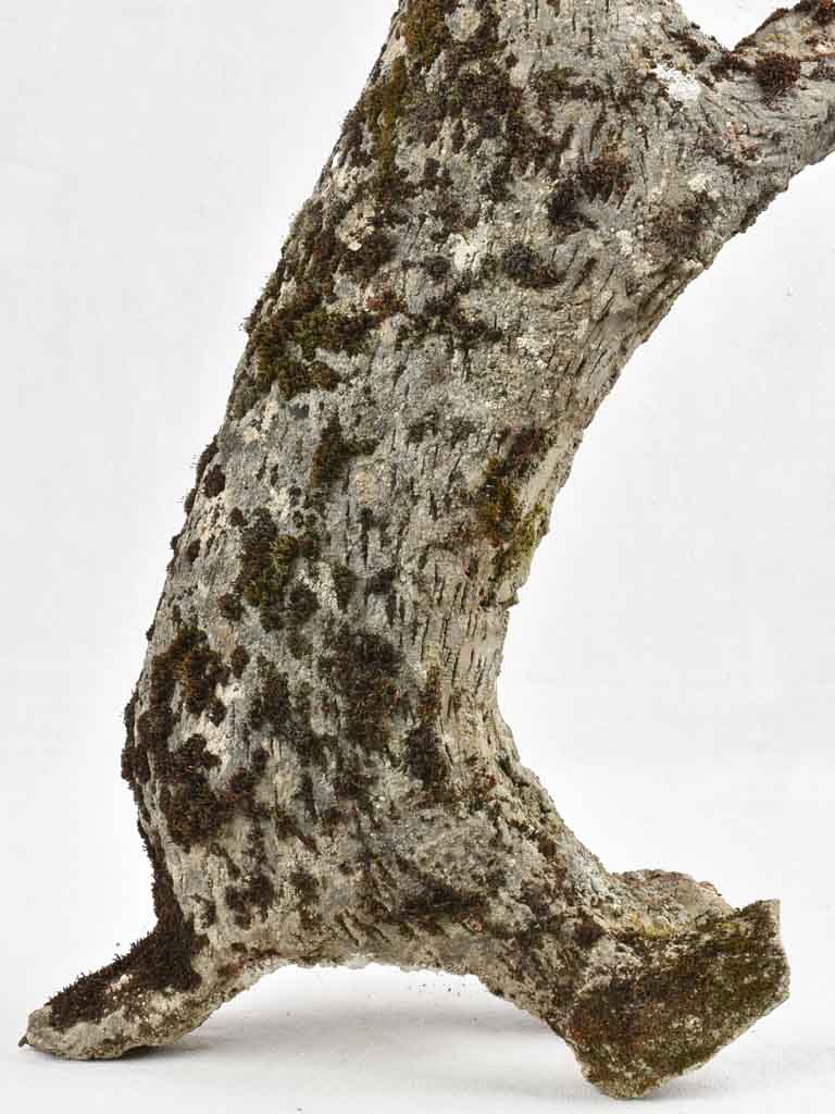 Concrete garden hare sculpture 29½"