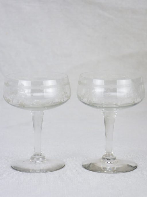 Set of 10 Napoleon III champagne cups with pretty engravings