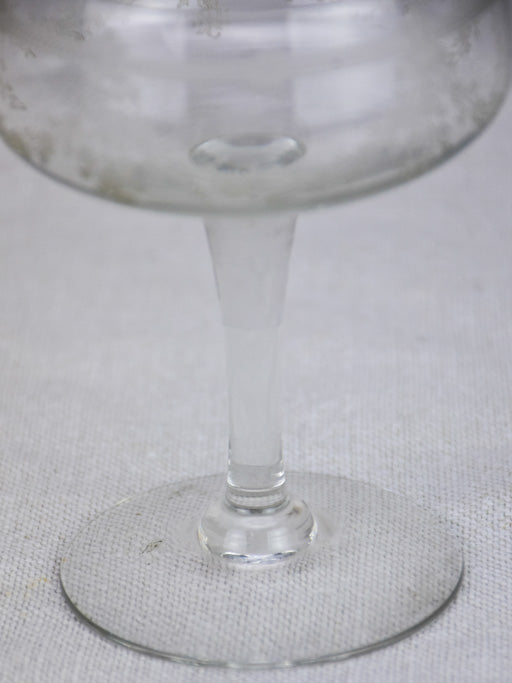 Set of 10 Napoleon III champagne cups with pretty engravings