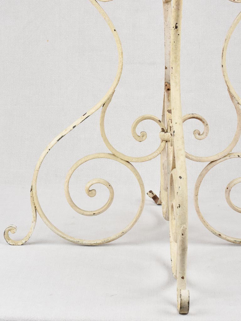 Plant stand/Jardiniere, 19th-century, 30" x 33"