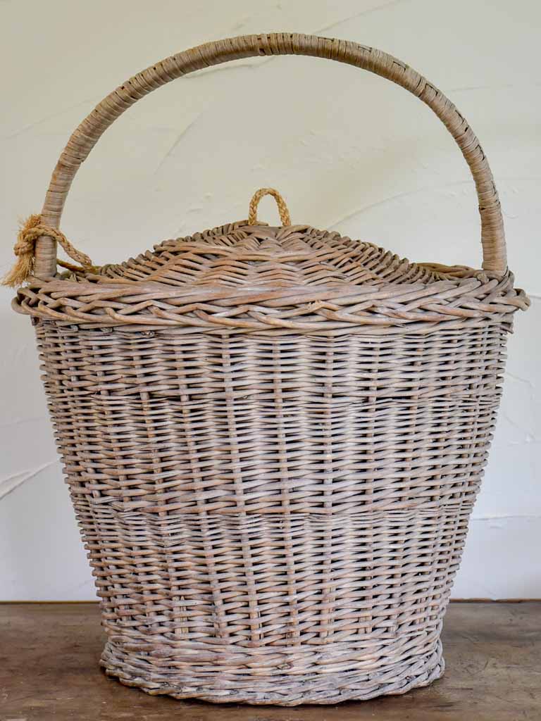 Vintage French wicker basket with lid