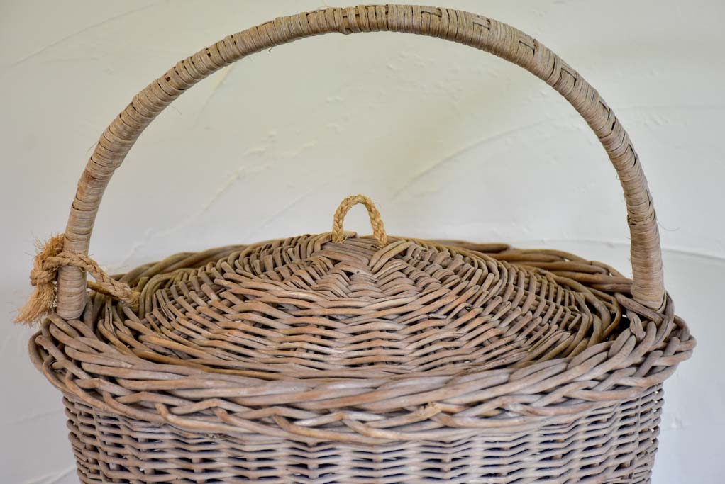 Vintage French wicker basket with lid