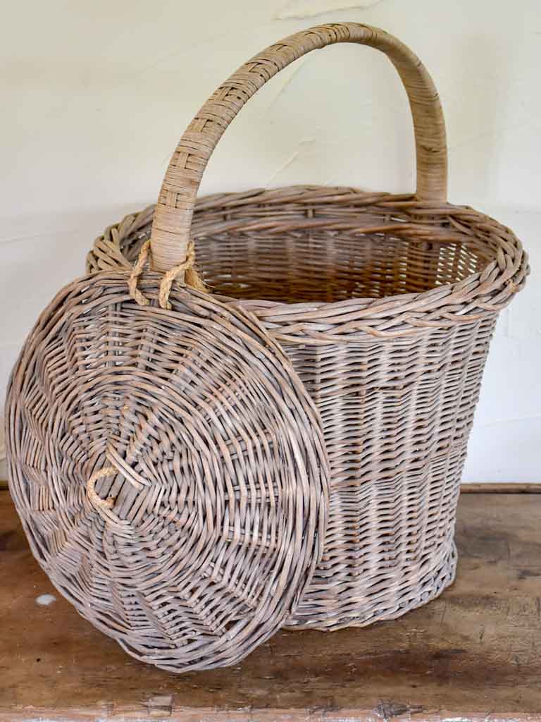 Vintage French wicker basket with lid