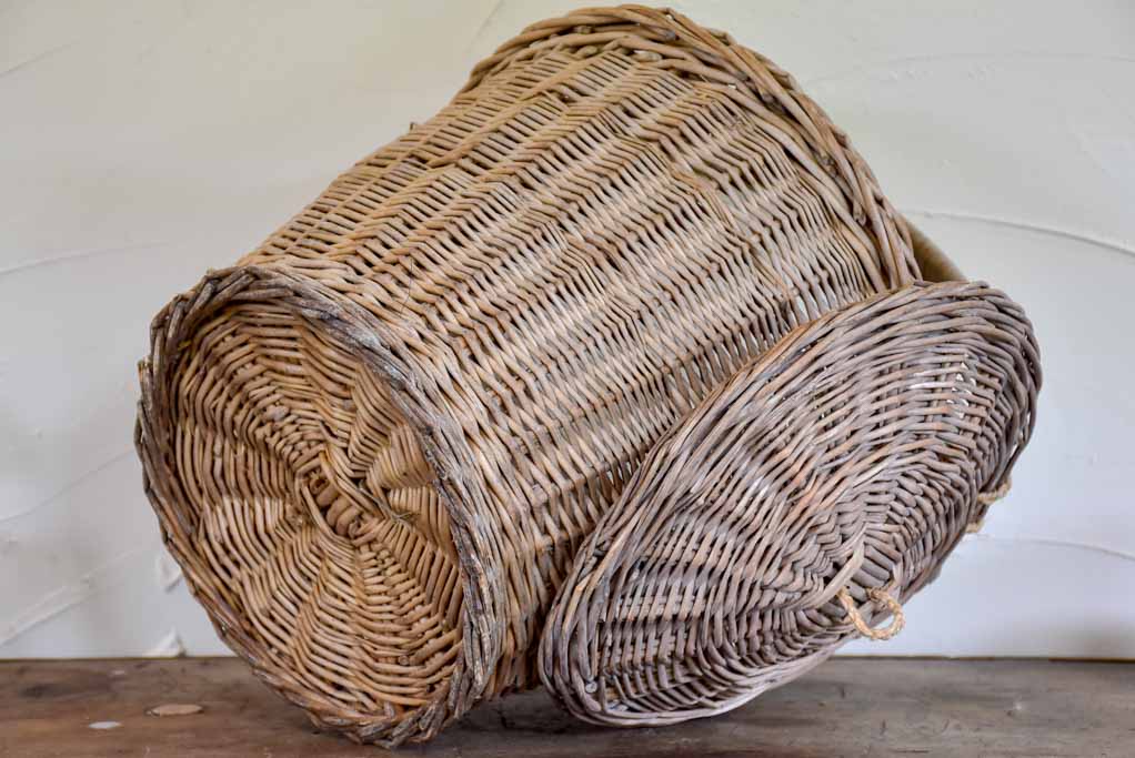 Vintage French wicker basket with lid